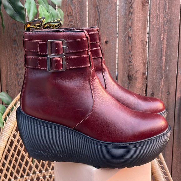Dr. Martens Caitlin platform boots Us 6 - Picture 9 of 11